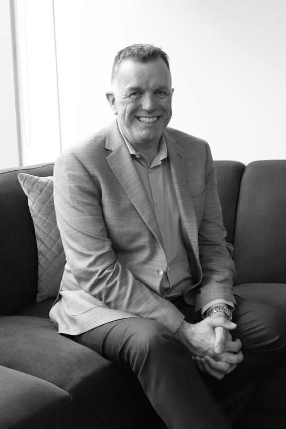 Neil Finn-House 2025 1000x1500